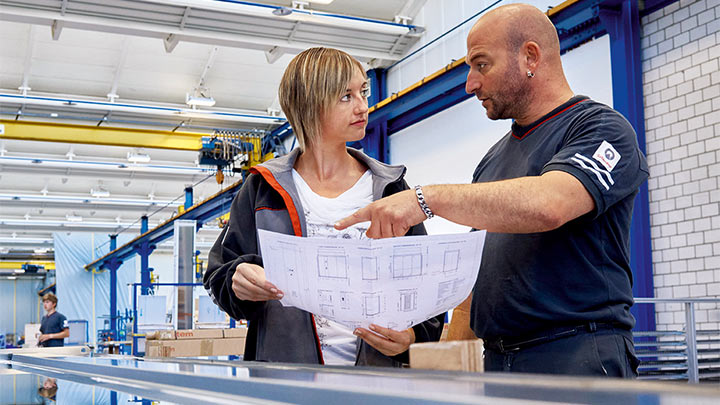 LED-Beleuchtung für die Produktion bei der Schindler Aufzüge AG