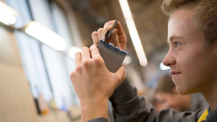 LED-Hallenbeleuchtung von Philips bei der Braun Maschinenfabrik in Vöcklabruck