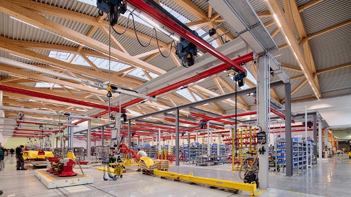 LED-Industriebeleuchtung bei der PÖTTINGER Landtechnik GmbH in Grieskrichen