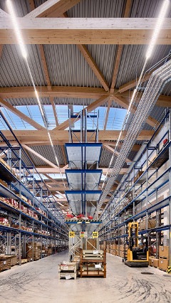 LED-Lagerbeleuchtung von Philips Lighting bei der Otto Fischer AG