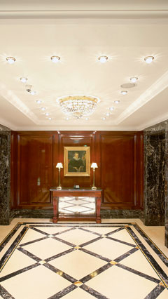 Beleuchtung der Verkehrsflächen des Ritz-Carlton mit Philips Lighting