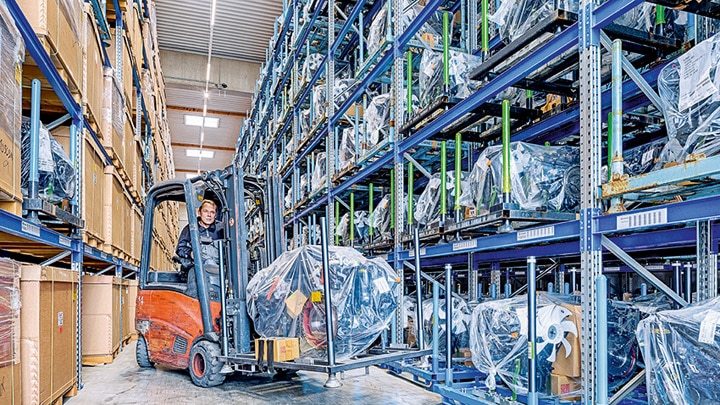 DB Schenker Hallenbeleuchtung