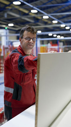 LED-Hallenbeleuchtung bei Kronoswiss