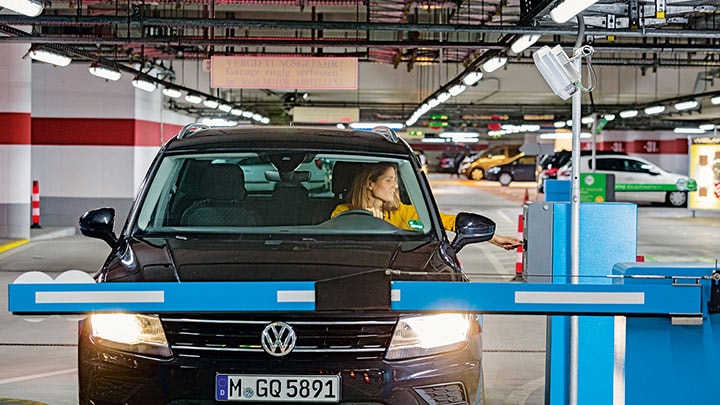 LED-Beleuchtung für die Parkhäuser der APCOA PARKING Group