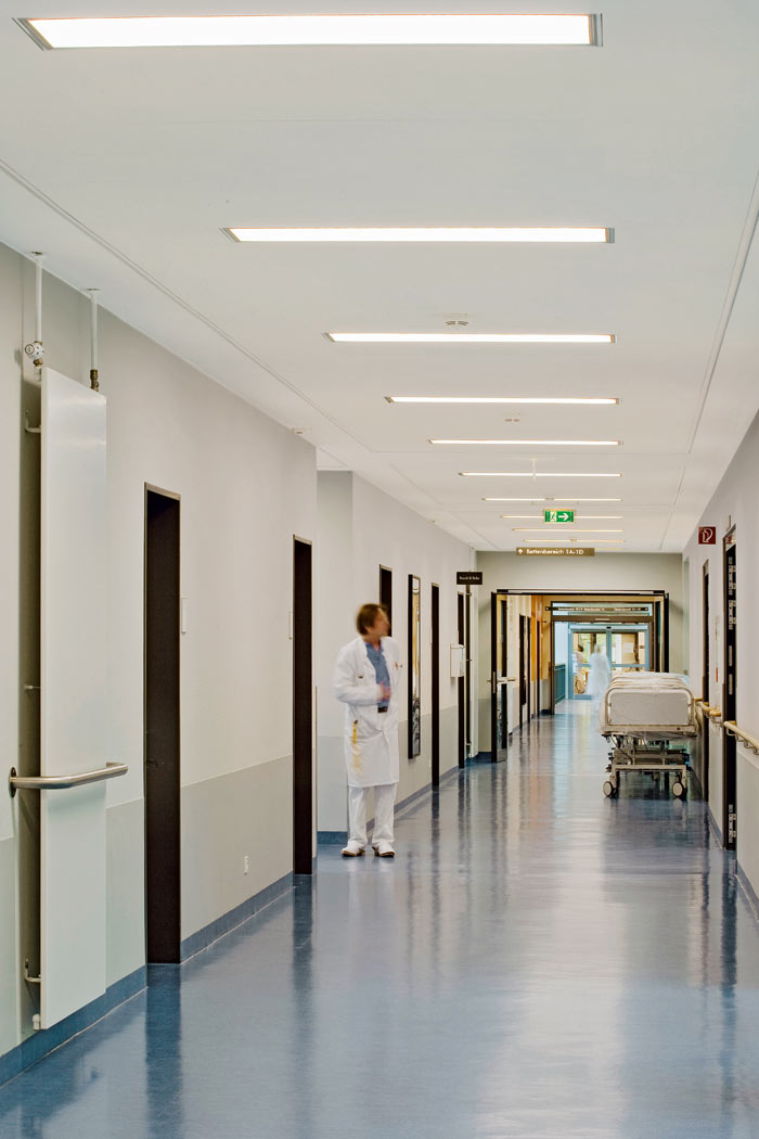 Philips Lighting illumine les couloirs de la clinique Asklepios de Barmbek, en Allemagne