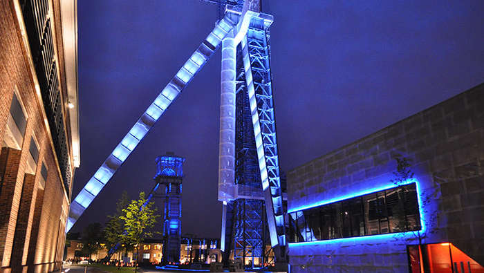 Philips met en lumière C-mine pour en faire un magnifique symbole de la ville