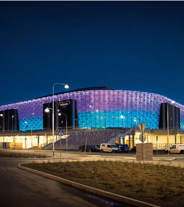 L'impressionnante façade aux couleurs changeantes du Friends Arena, en Suède, mise en lumière par Philips