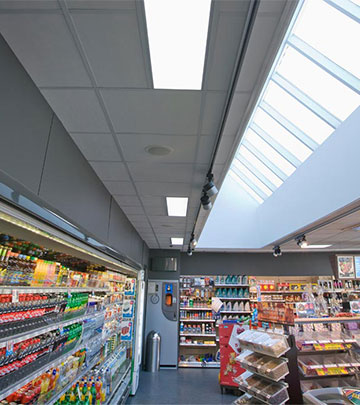 Kühlregale bei Q8 Qvik to go mit energiesparender Beleuchtung von Philips Lighting 