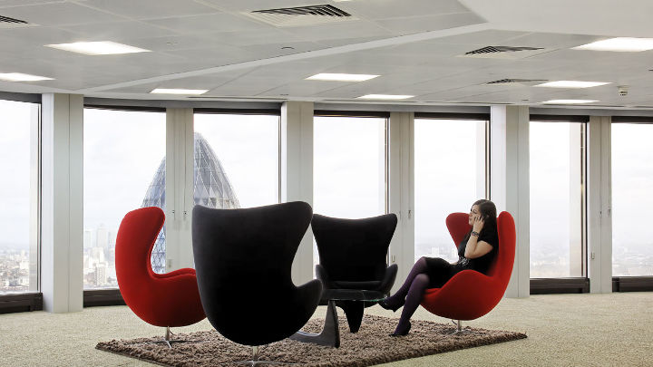 Des espaces de détente au sein de Tower 42, mis en lumière par Philips Lighting
