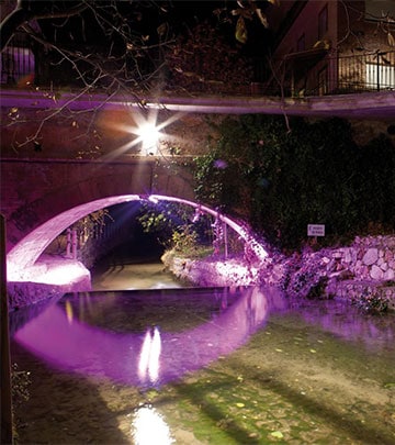 town-of-salobre-under-the-bridge-lighting