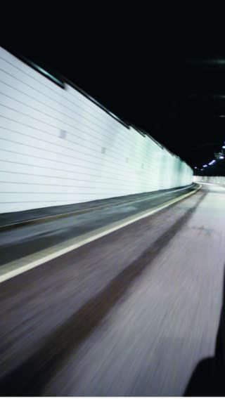 Der von Philips erleuchtete Lundbytunnel