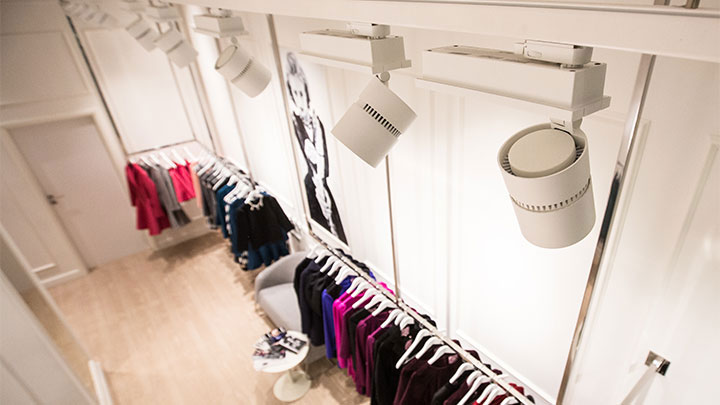 Die Philips Shopbeleuchtung beleuchtet den Bizuu-Store effizient