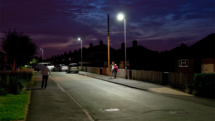 Effiziente Beleuchtung einer Straße in Orford, Großbritannien, dank des Straßenbeleuchtungssystems von Philips 