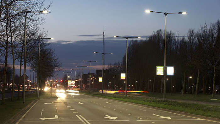 Une rue mise en lumière par Philips Lighting