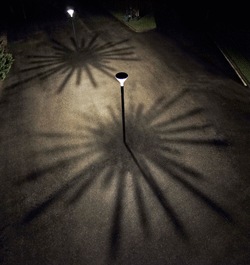 Différents effets au sol peuvent être obtenus avec le luminaire Metronomis LED