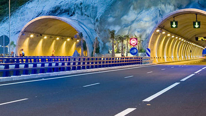 Tunnel mis en lumière par Philips 