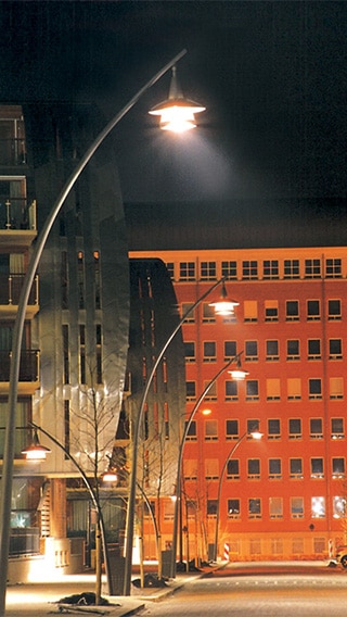 Niveau élevé de luminosité dans la rue grâce à la lumière blanche Philips