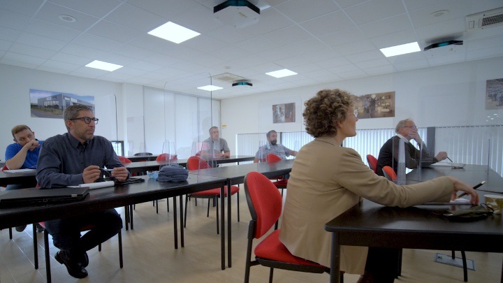 UV-C-Desinfektion der Luft in der Sonepar Filiale in Reims: Philips UV-C-Geräte gewährleisten eine kontinuierliche Luftentkeimung